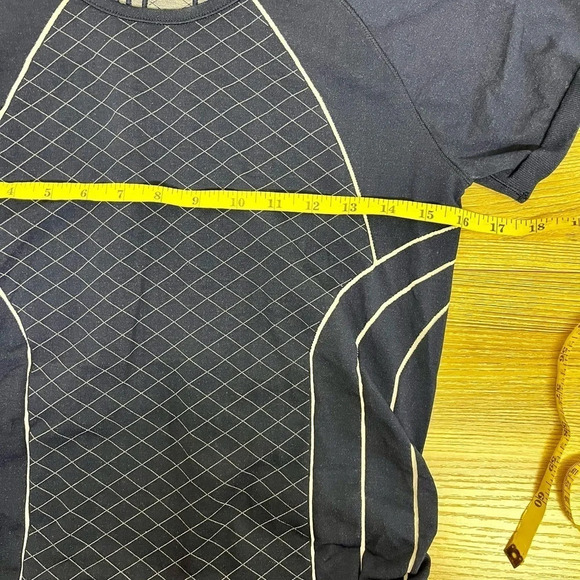 Athleta Finish Fast Line Tee in Navy/White - SIZE M - Picture 3 of 6